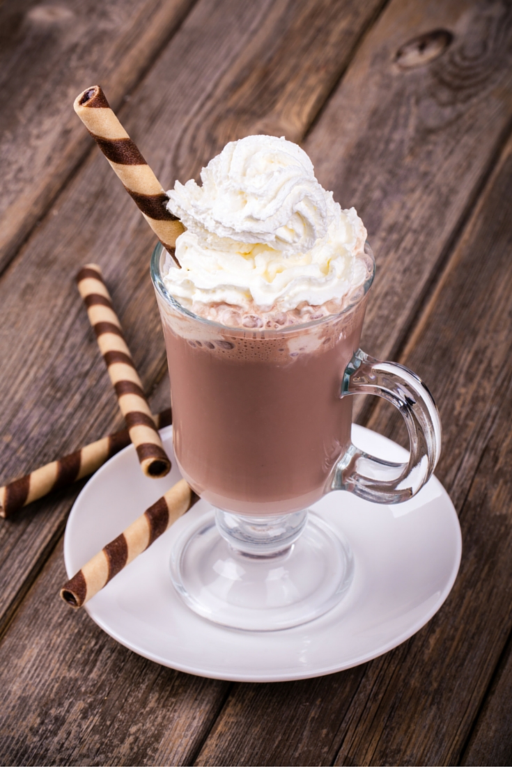 How to Plan a Fun Holiday Hot Cocoa Date at Home
