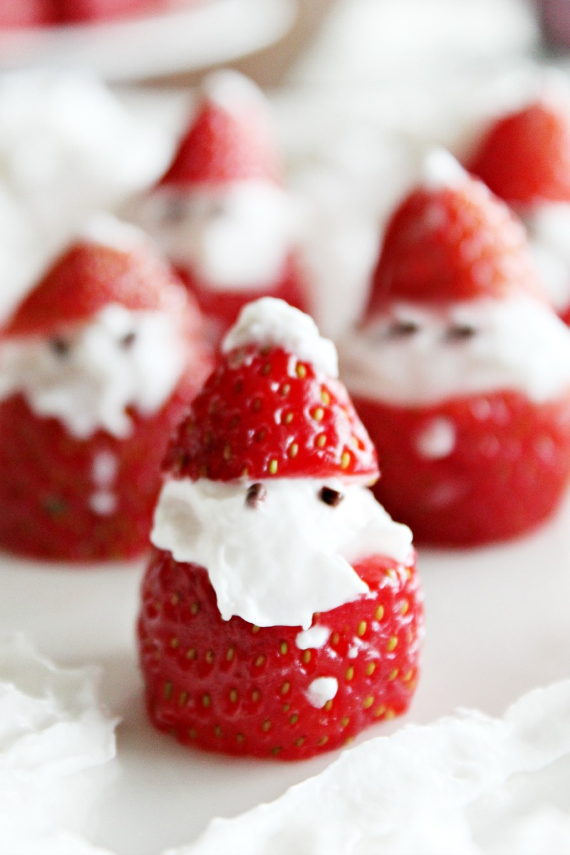Cute Strawberry Santas #FoodieMamas