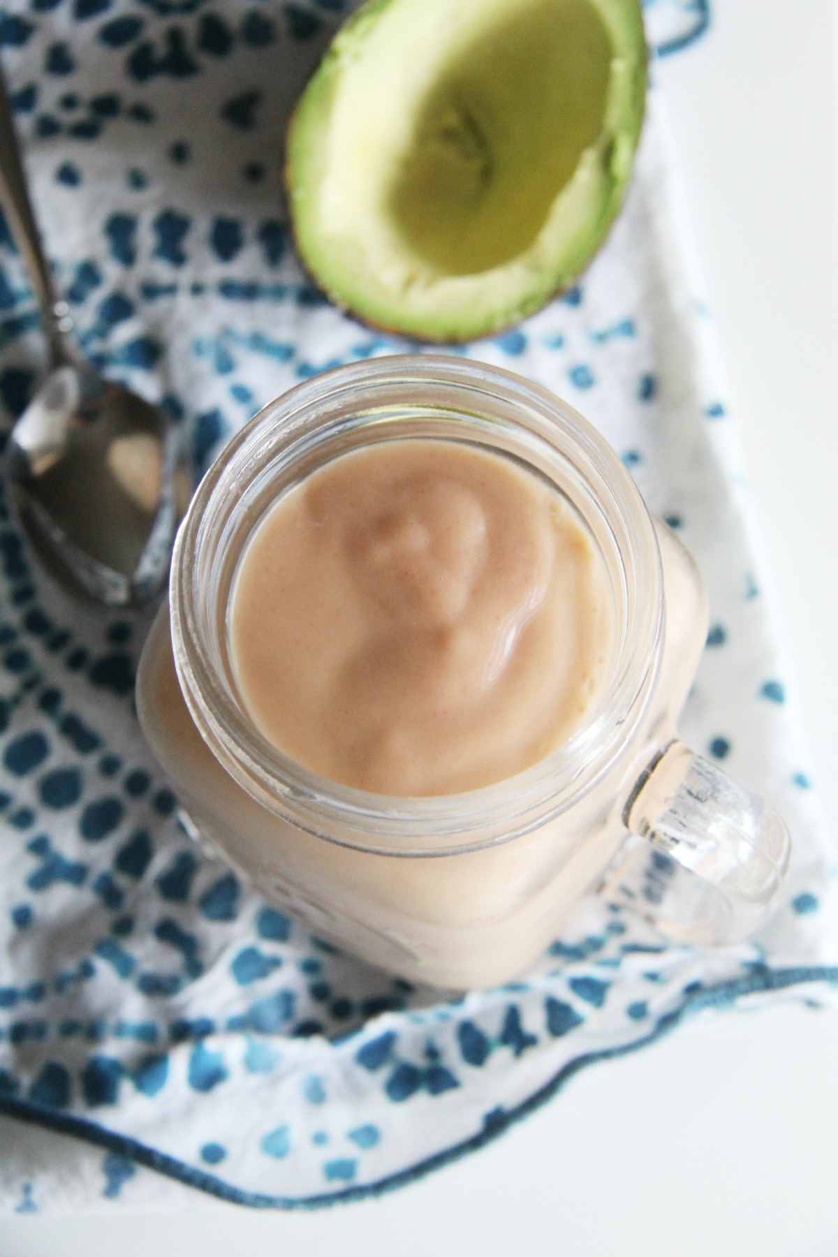 An Amazing Avocado Peach Smoothie To Make Tomorrow Morning #FoodieMamas