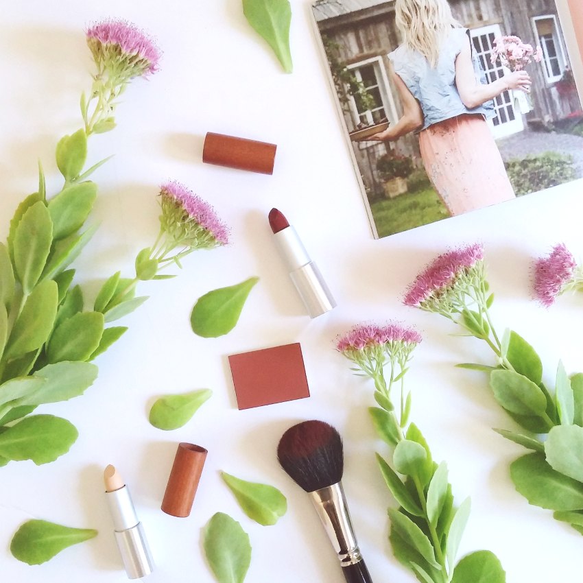 Beauty Buzz: Discover The Beauty Of Natural Makeup by Maison Jacynthe