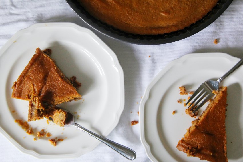 pumpkin-tart-made-with-gluten-free-graham-crackers