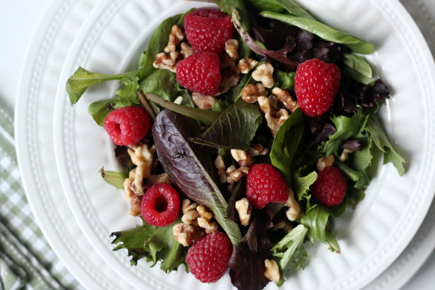 Easy & Beautiful Raspberry Walnut Winter Salad 
