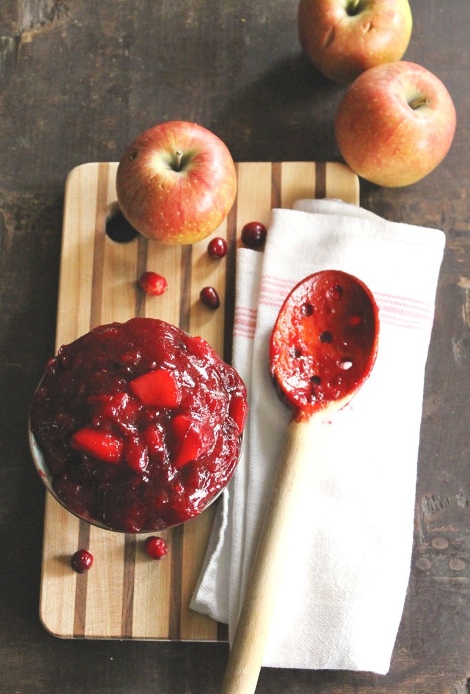 spiced-apple-cranberry-sauce-with-rye-6803