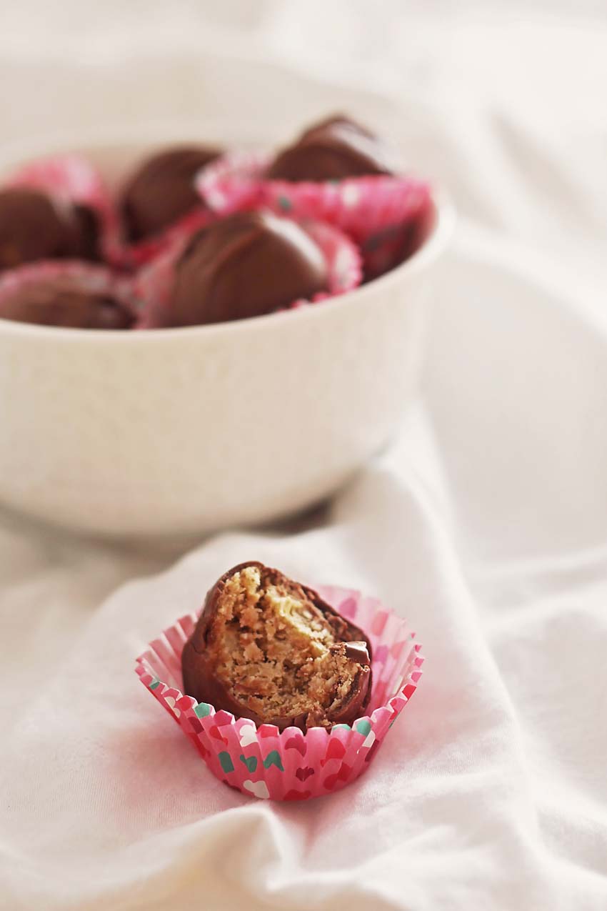 Valentine's Day Homemade Chocolate Peanut Butter Truffles 