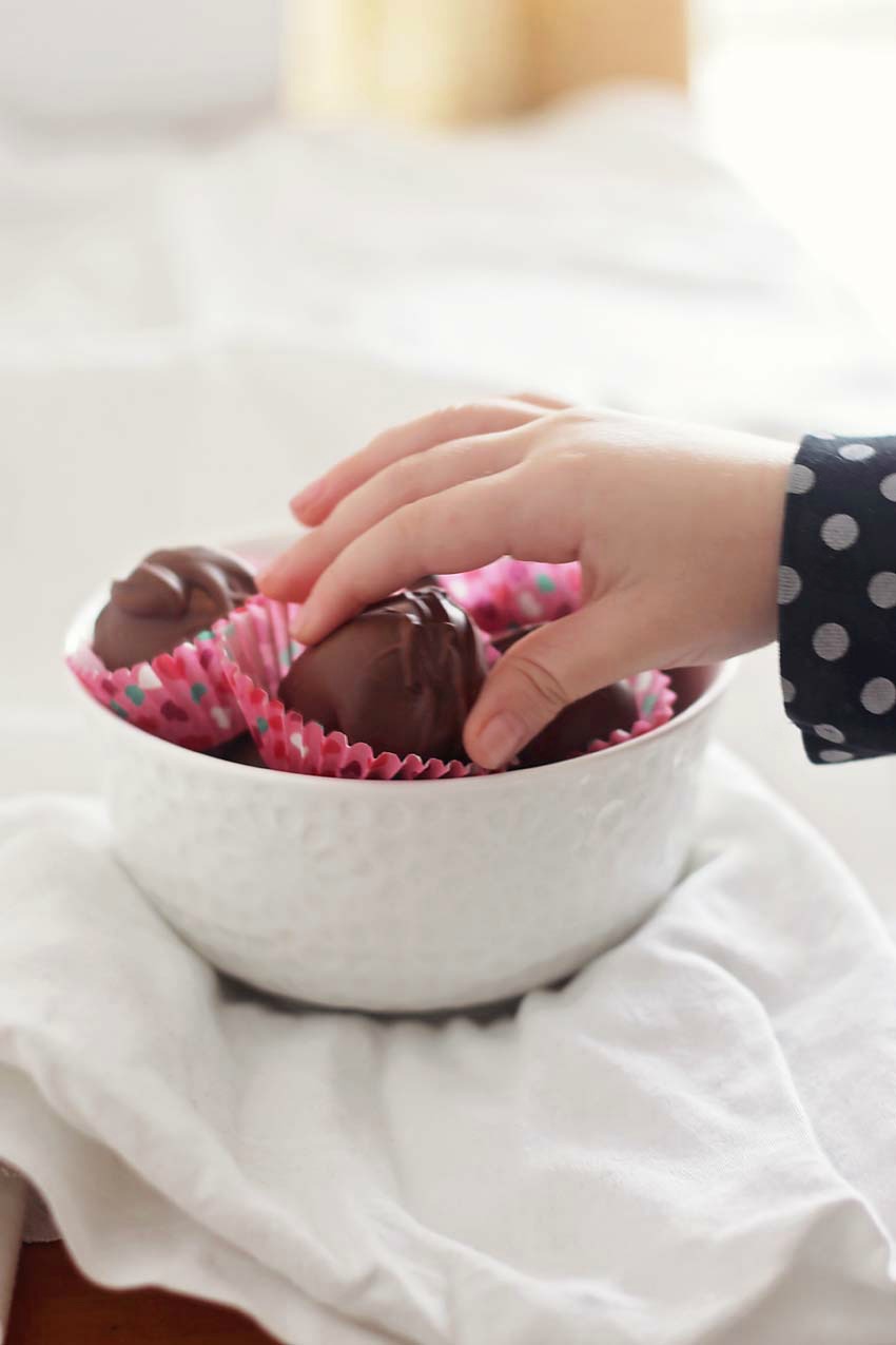 Homemade Chocolate Peanut Butter Truffles 