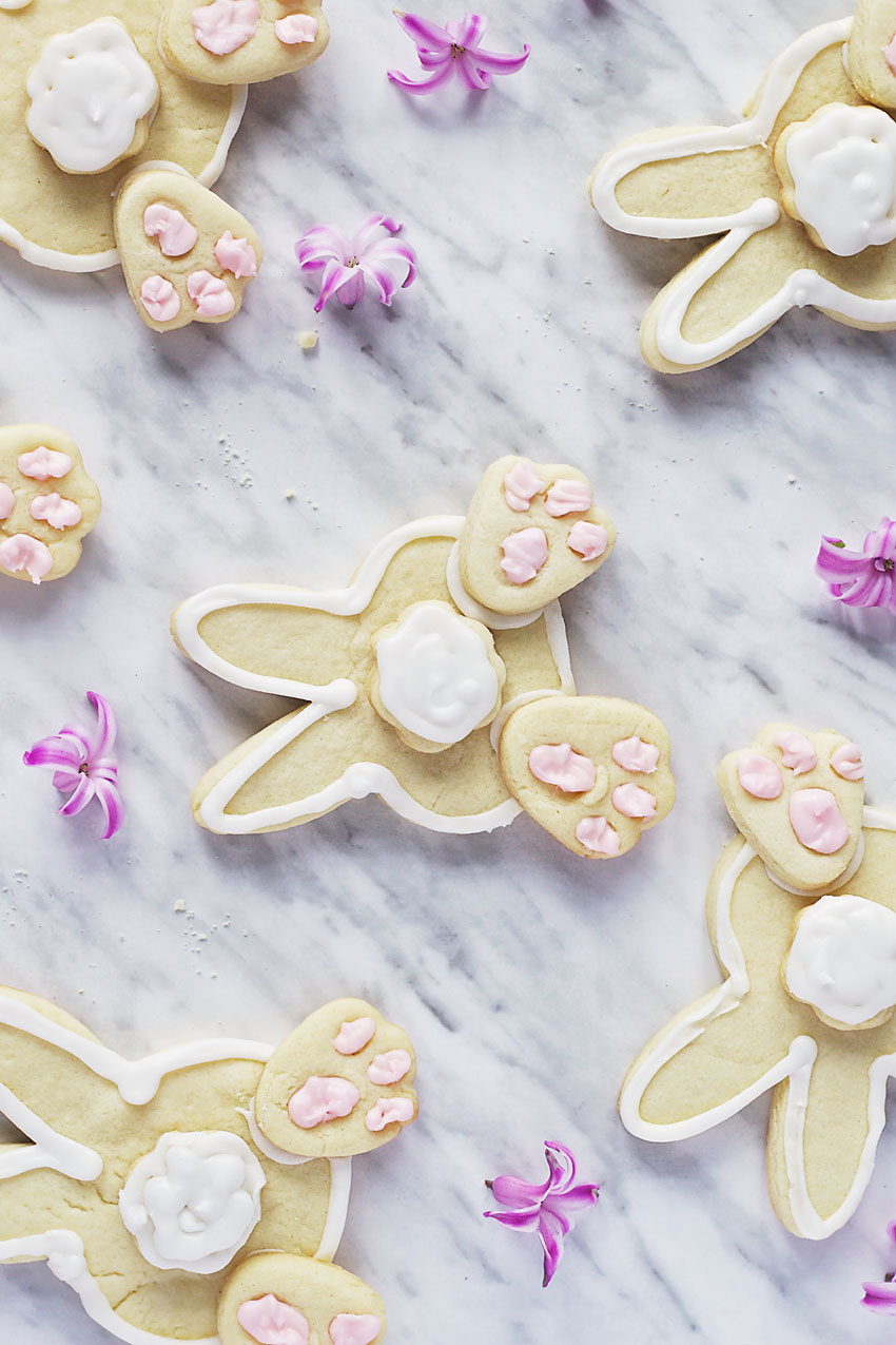 How Cute Are These Easter Bunny Butt Sugar Cookies!