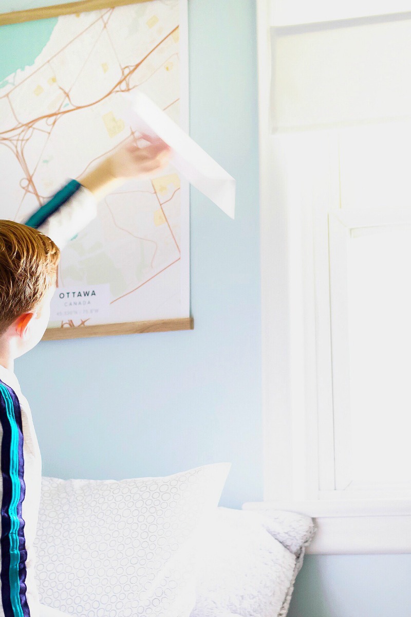 A Dreamy Blue Paint for a Boy’s Bright and Modern Bedroom