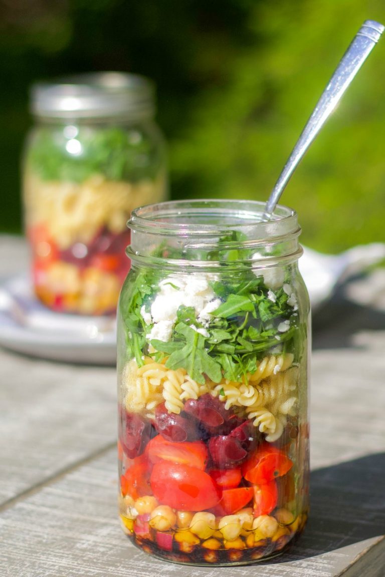 Quick and Easy Mason Jar Pasta Salad