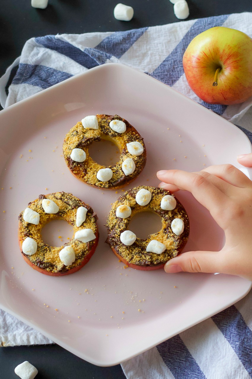 Just For Kids: Yummy S’mores Apple Slices